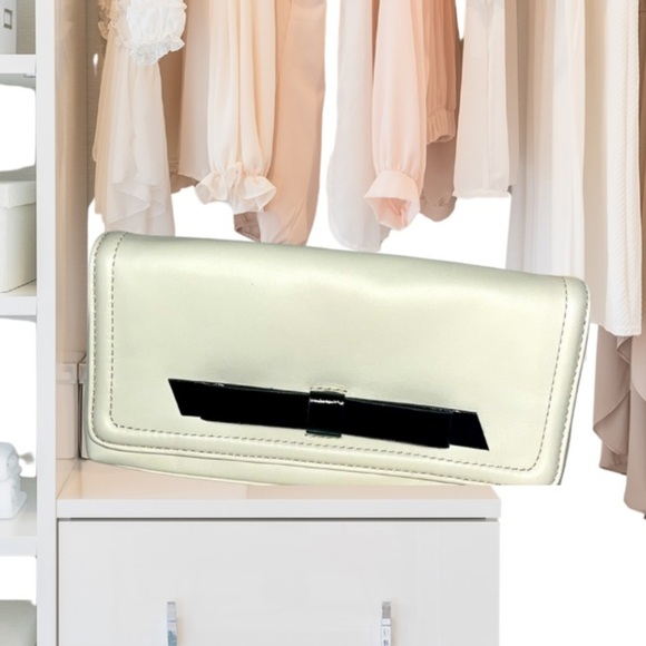 Kate Spade New York Cream Leather & Black Bow Tie Clutch - Picture 1 of 15